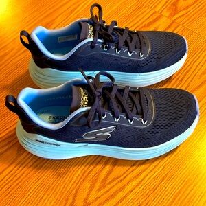 Skechers Women’s Go Run Max Cushion shoes. Size 6.5 Blue and light blue.
